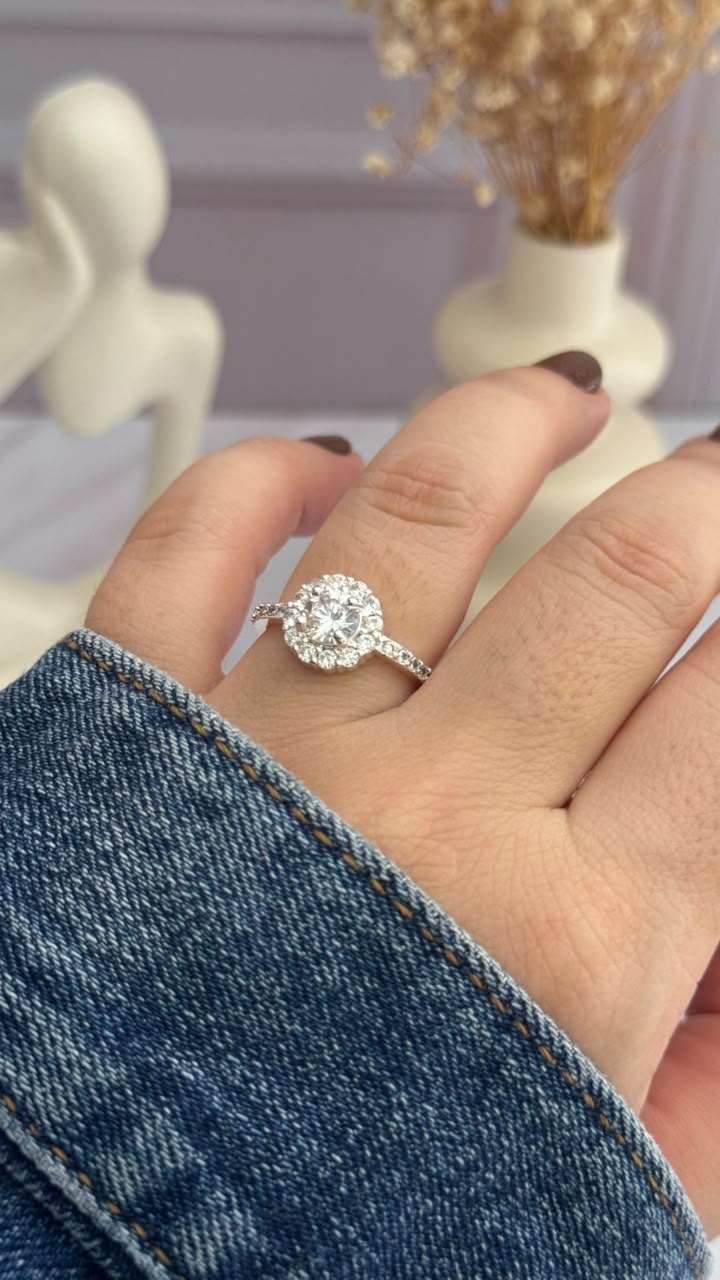 Anillo con circon grande